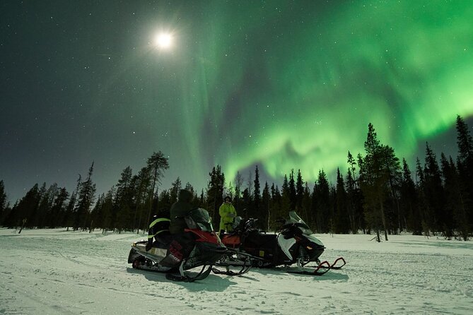 3 Hours Snowmobiling under Auroras and Night Sky - Thermal clothing makes the cold manageable