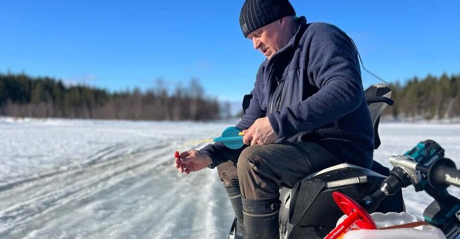 Authentic Reindeer Experience, Ice Fish & Lunch in the Wild - A quiet route from Levi to Lompolo