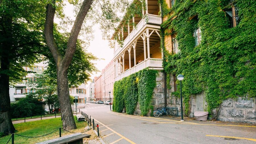 Best of Helsinki: Private Walking Tour with a Local - Adding Suomenlinna to a longer Helsinki visit