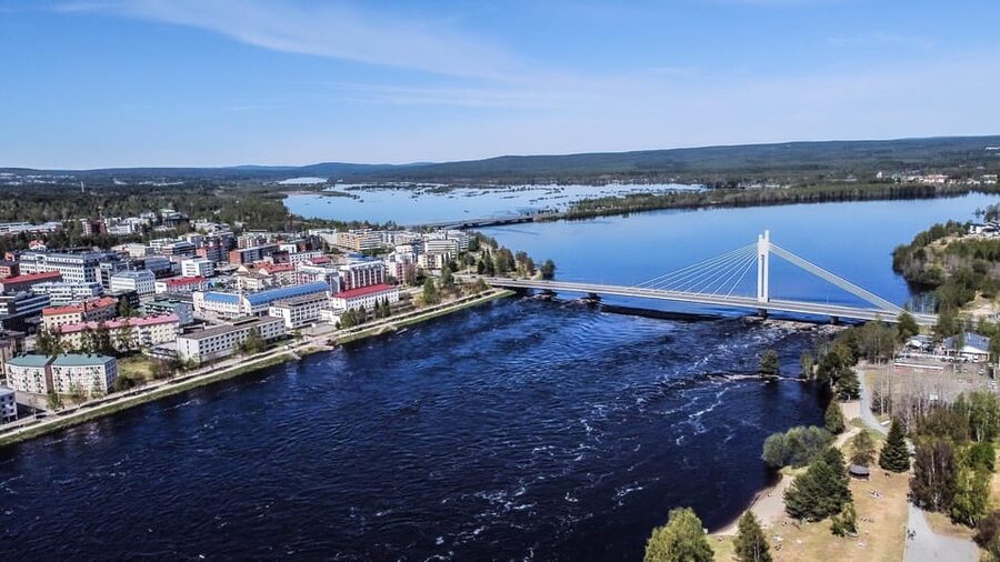 City tour and Santa Claus village visit in Lapland - Should you book the Rovaniemi Santa tour?