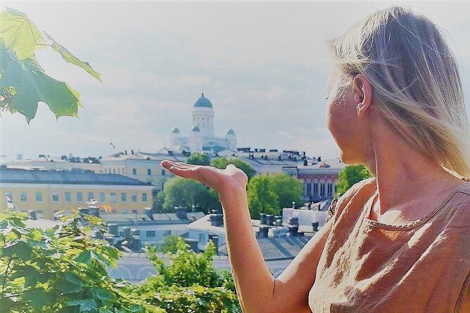 CITY Tour with Food Tasting in Helsinki - Senate Square sets the tone