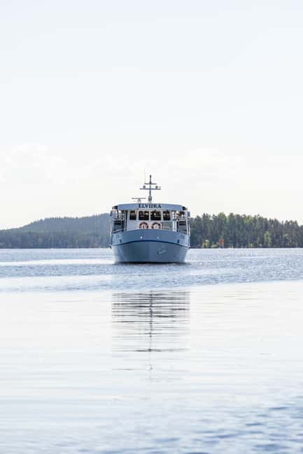 Cruise around Savonlinna archipelago - The first highlight, Olavinlinna from the water