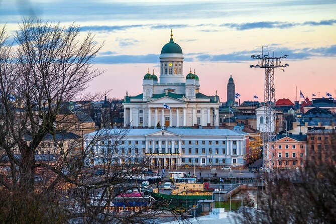 Explore Helsinki in Portuguese with a PRIVATE guide - Kansalaistori and Helsinki’s cultural quarter