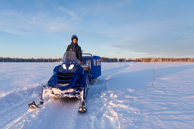 Family Snowmobiling in Rovaniemi, Apukka Resort - Who will enjoy this most