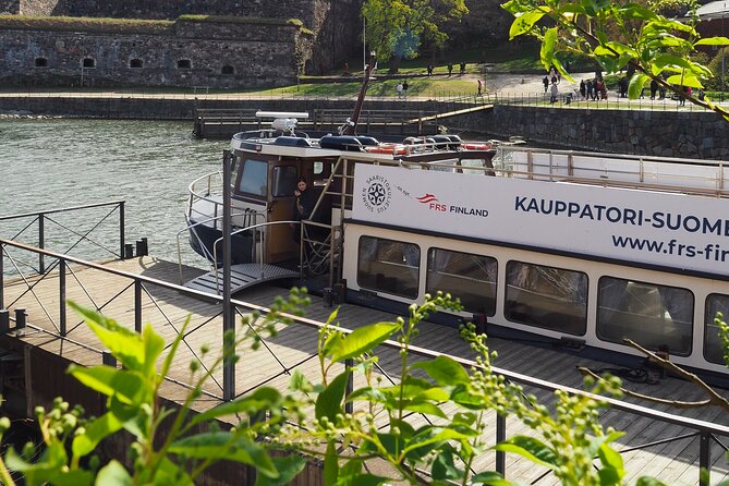 Ferry to Suomenlinna Fortress Island - Comfort, refreshments, and group size