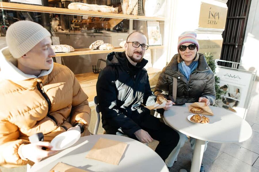 FOOD Tour with Rooftop Bar Visit in Helsinki - Who should book this experience?