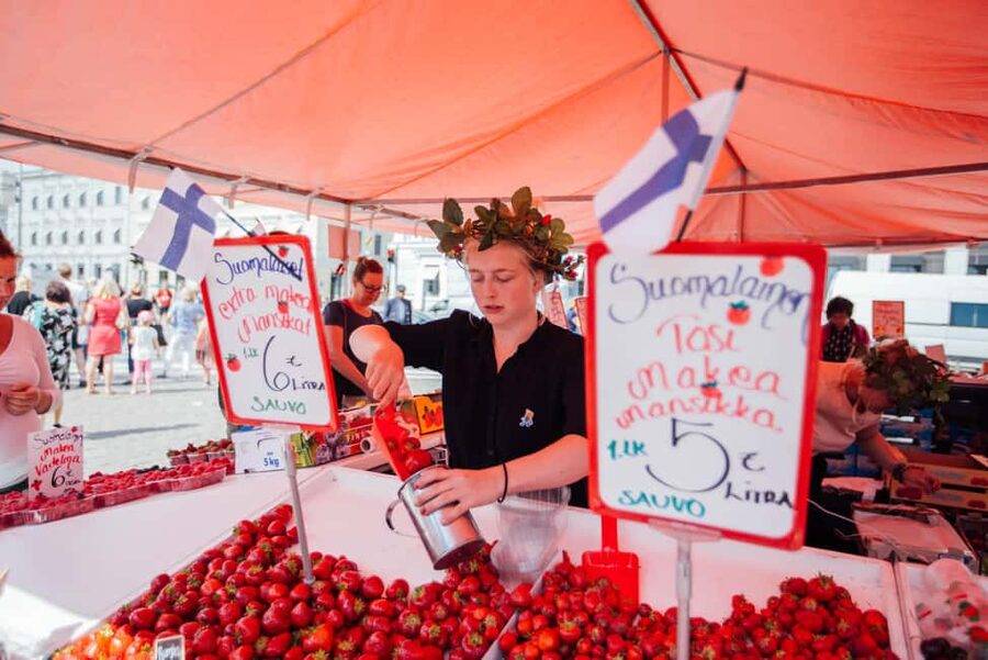 FOOD Tour with Rooftop Bar Visit in Helsinki - The stories behind the flavors