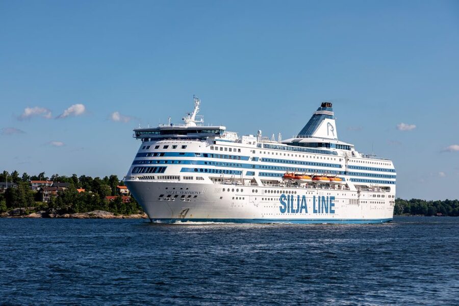 From Helsinki: 3-Day Return Cruise to Stockholm & Breakfast - Evening entertainment after Helsinki and Stockholm