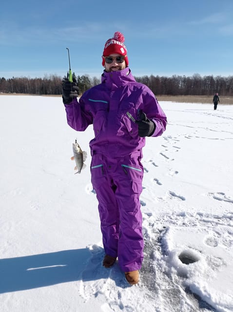 From Helsinki: Bodom Lake Ice Fishing with Food & Drinks - Why a small group makes a difference