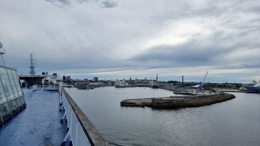 From Helsinki: Guided Day Trip to Tallinn by Ferry & VIP Car - Seeing Tallinn by Private Car