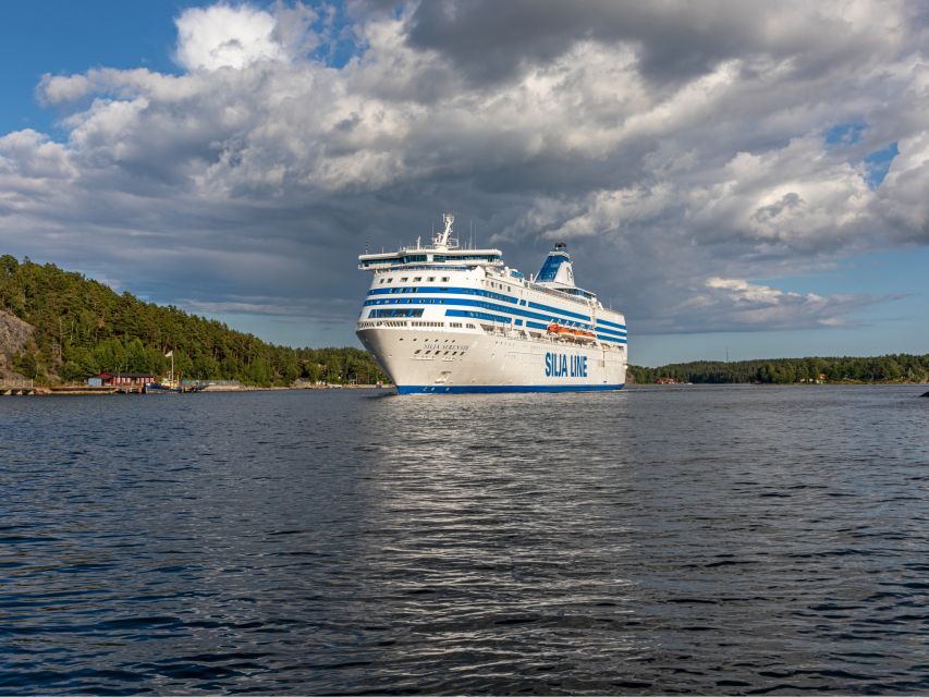 From Helsinki: Overnight Cruise to Stockholm with Breakfast - Dinner choices and what costs extra