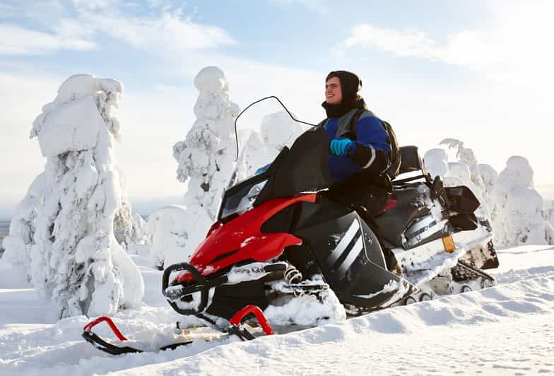 From Rovaniemi: 2-Hour Snowmobile Safari - The safety briefing and first controls