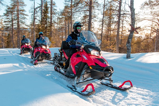 Full Day Snowmobile Safari into the Lappish Wilderness in Rovaniemi - The guide makes the difference