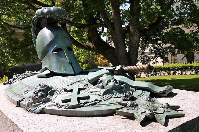 Helsinki and Suomenlinna Sightseeing Tour - Esplanadi Park and a look at daily Helsinki
