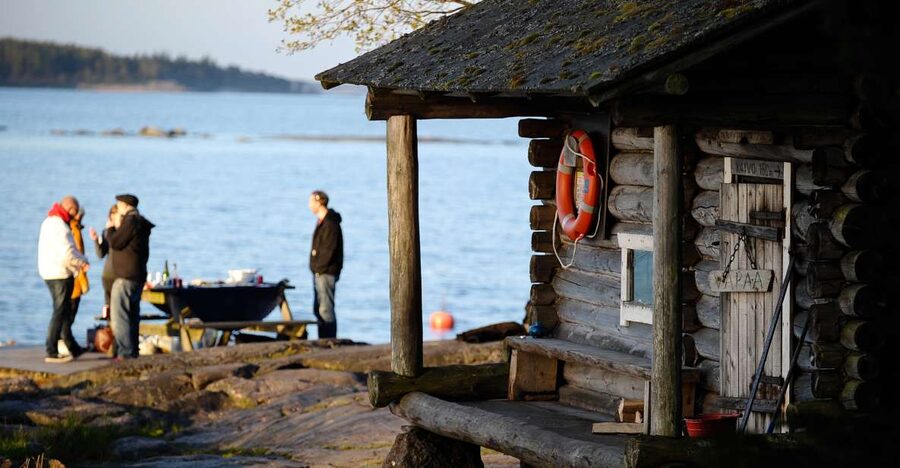 Helsinki: Archipelago RIB Boat Tour with BBQ Lunch and Sauna - Who should book the Helsinki archipelago RIB tour?