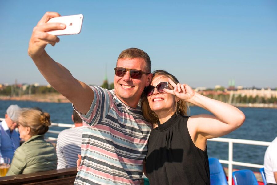 Helsinki Archipelago: Sightseeing Boat Tour - Leaving Kauppatori for the islands
