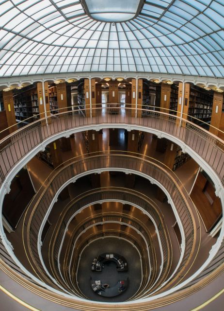Helsinki: Architecture Walking Tour with Expert - Senate Square and the Neoclassical capital