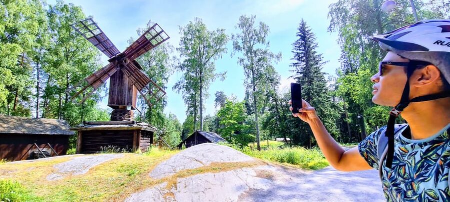 Helsinki: Bike or E-Bike Tour, BBQ, Sauna, Parks, and Forest - Meilahti Arboretum and the first forest ride