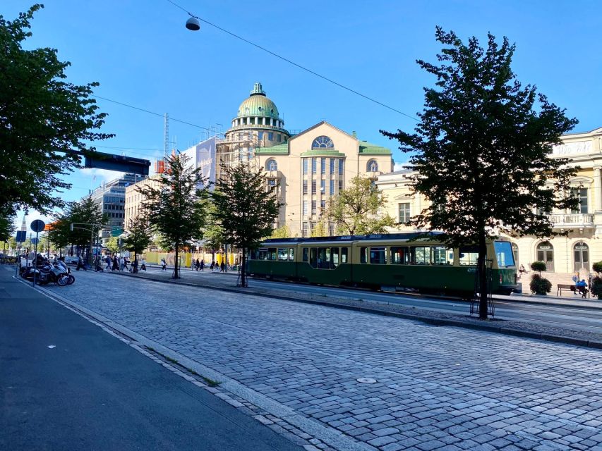 Helsinki: City Highlights and Suomenlinna Eco-Friendly Tour - Taking the Ferry to Suomenlinna