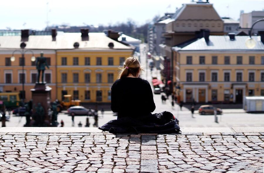 Helsinki: Express Walk with a Local in 60 minutes - Temppeliaukio Church and Helsinki’s modern side