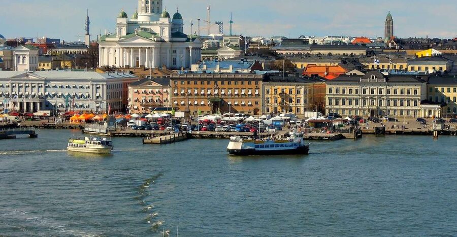 Helsinki: Express Walk with a Local in 60 minutes - Local tips for cafes, restaurants, and bars