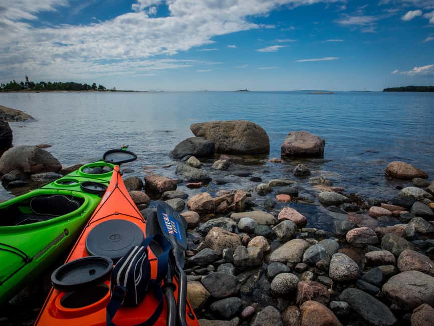 Helsinki: Guided Kayak Tour in Eastern Helsinki Archipelago - A 15-minute introduction for first-time paddlers