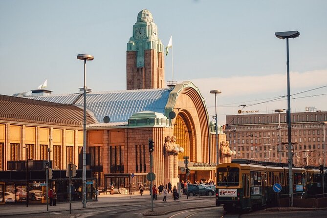 Helsinki Highlights Tour: the Top Sightseeing Spots - Kauppatori and the harbor-side market