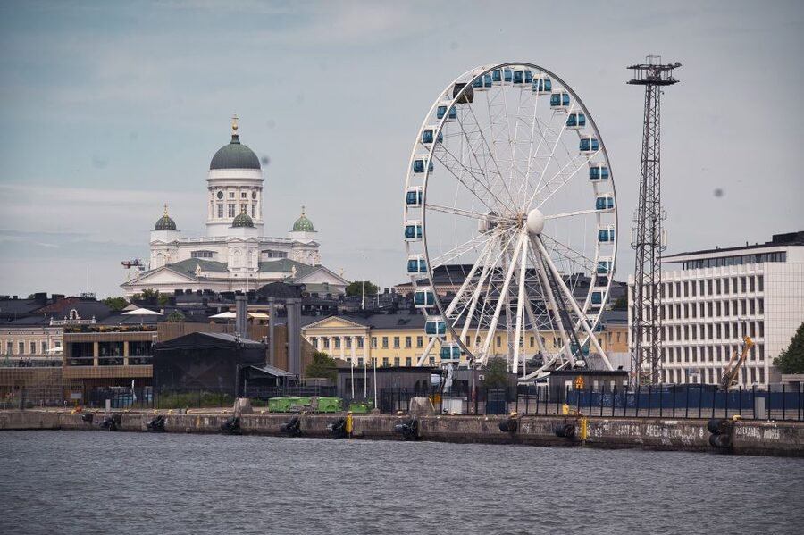 Helsinki: Hop-On Hop-Off Bus Tour & City Highlights Cruise - Senate Square and Helsinki’s central sights