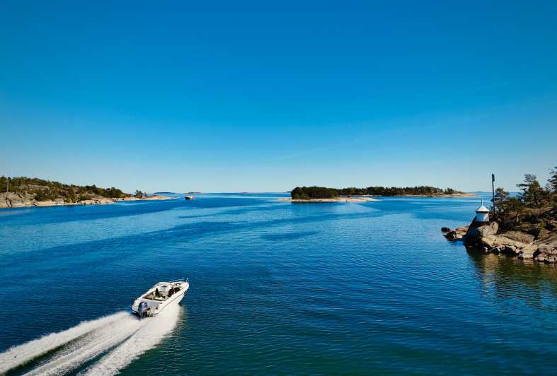 Helsinki: Private Boat Tour - Why Helsinki looks better from a private boat