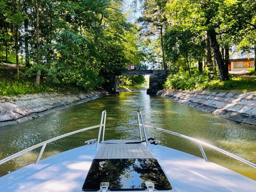 Helsinki: Private Boat Tour - What the 60 to 90 minutes feels like