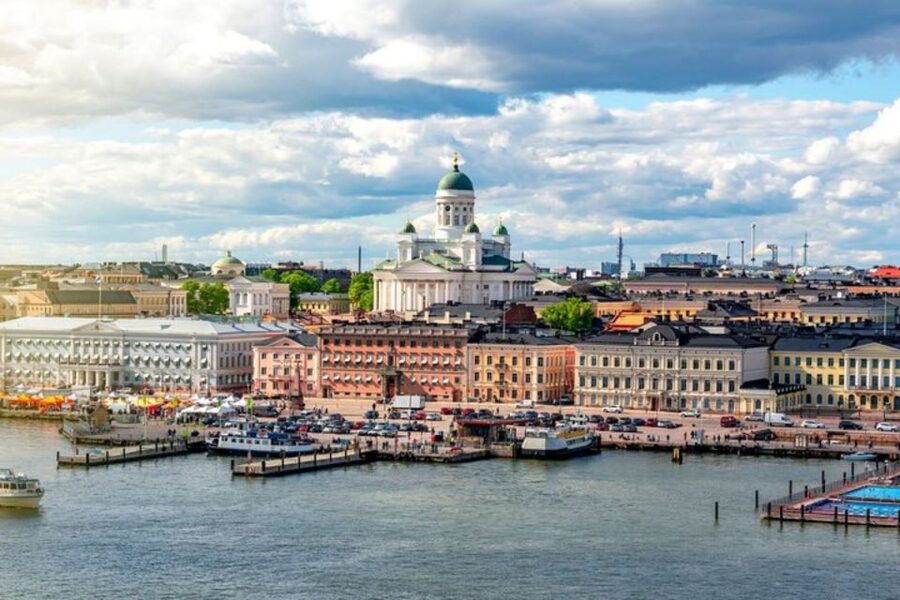 Helsinki: Private Walking Tour with a Local Guide - A private first look at Helsinki