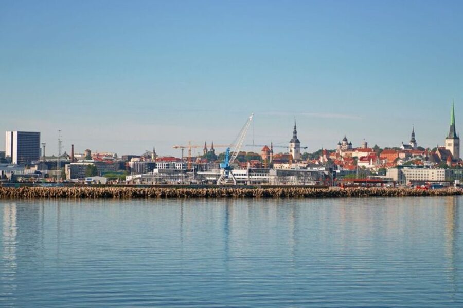 Helsinki: Private Walking Tour with a Local Guide - Senate Square and Helsinki Cathedral