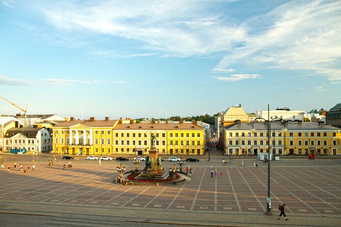 Helsinki Scavenger Hunt and Highlights Self-Guided Tour - Starting at the Finnish National Theatre