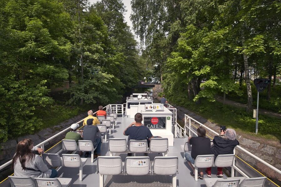 Helsinki: Sightseeing Canal Cruise with Audio Commentary - What $33 gets you