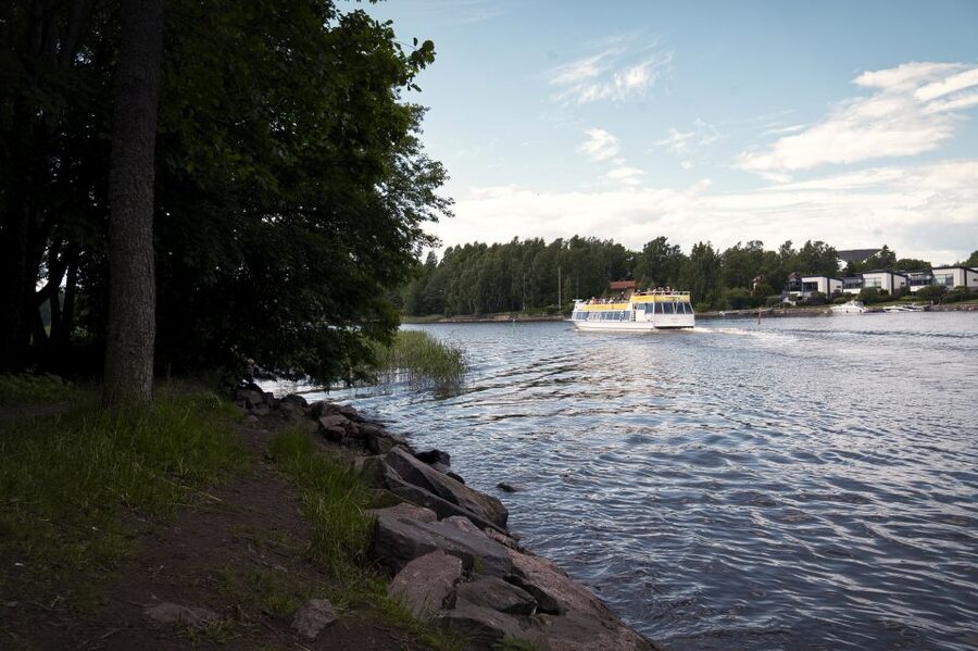 Helsinki: Sightseeing Canal Cruise with Audio Commentary - Kulosaari, Mustikkamaa, and Korkeasaari Zoo