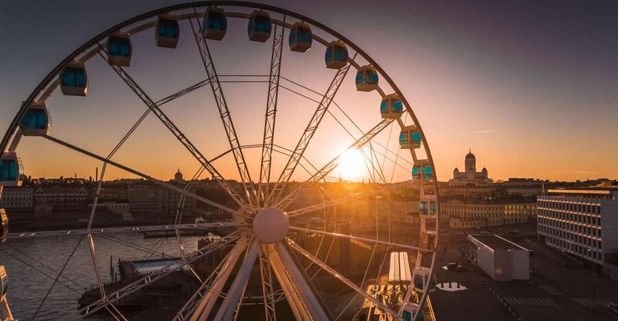 Helsinki: SkyWheel Helsinki Entry Ticket - The best views come at sunset or after dark
