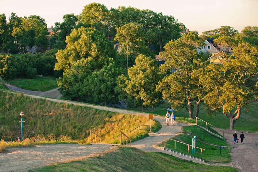 Helsinki: Suomenlinna and Lonna Hop-on Hop-off Cruise - Lonna: a pleasant stop with a narrower appeal