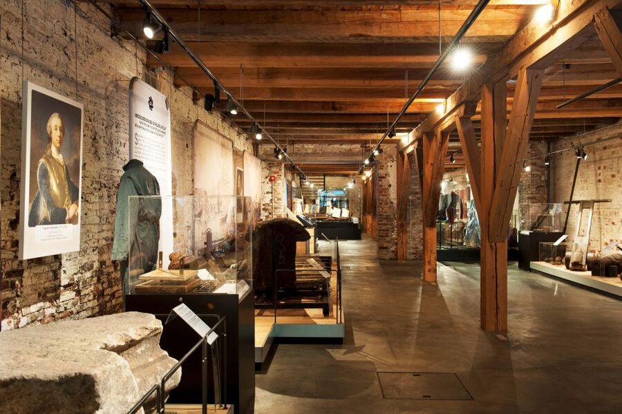 Helsinki: Suomenlinna Museum Ticket - Plan your time around the 30-minute film cycle