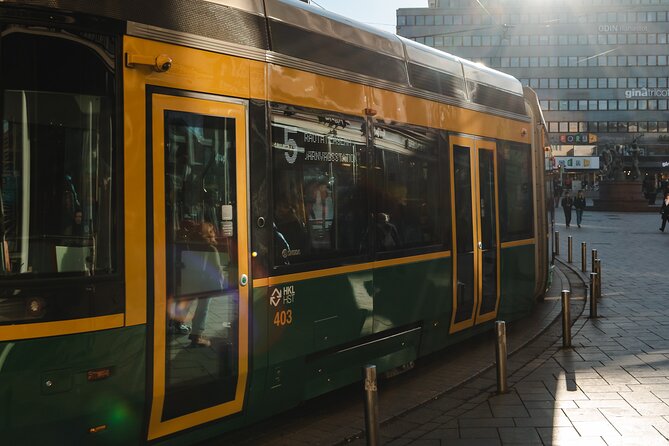 Helsinki tram tour with a city planner - Iso Roobertinkatu and the Design District