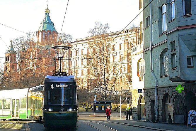 Helsinki tram tour with a city planner - A central boulevard and the old railway line at Baana