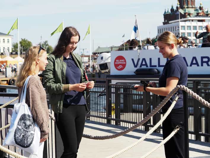 Helsinki: Vallisaari Fortress Island Ferry Ticket - Vallisaari’s fortifications and old buildings