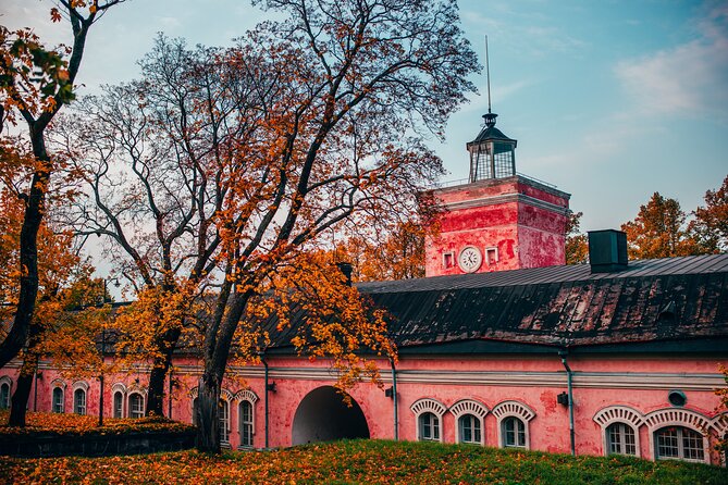Helsinki walking tour with a city planner - Why a city planner changes the way you see Helsinki