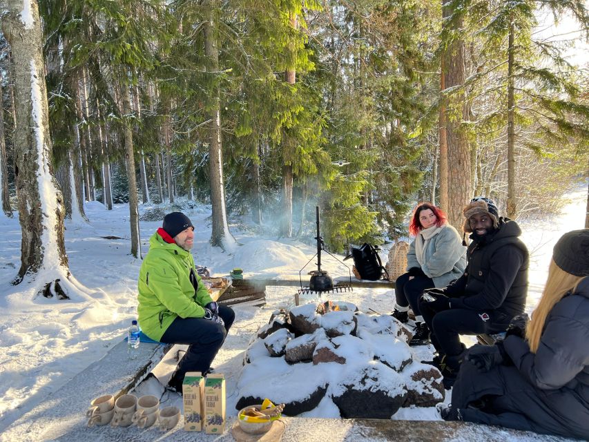 Helsinki: Winter Wonderland Liesjärvi National Park Hike - The afternoon route and return to Helsinki