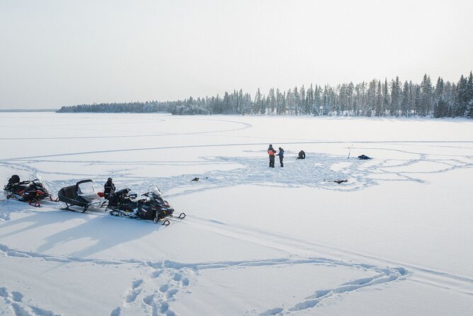 Ice Fishing and Snowmobile Safari Combo in Lapland - From Rovaniemi to the frozen lake