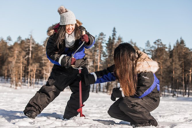 Ice Fishing Tour - Drilling through the ice and learning the basics