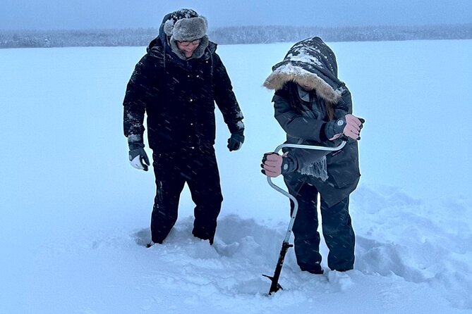 Ice Fishing with Snowmobiles - Why this outing works so well in Rovaniemi