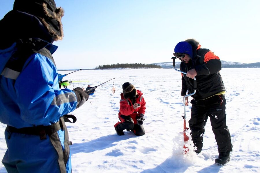 Ivalo: Ice Fishing Tour to Lake Inari, Reindeers & Lunch - Should you book the Lake Inari ice fishing tour?