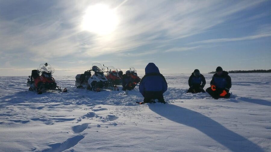 Kemi-Tornio: Ice Fishing Safari with Snowmobiles - Setting out from Kemi SnowCastle Resort