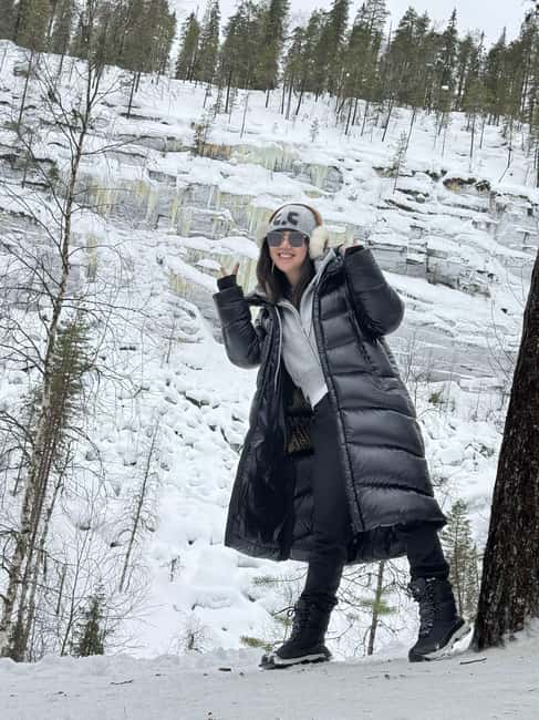 Korouoma Canyon Frozen Waterfalls Hike & Private Teepee BBQ - The guides make the difference