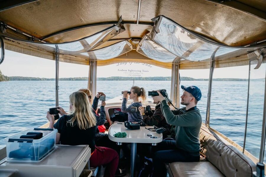 Lake Saimaa story cruise by Ecoboat in Puumala - Coffee, tea, and an accordion between the stories